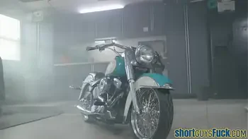 Cougar fucks short guy before cumshot over tits