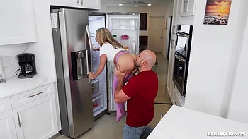 Lifts Milf And Eats Her Juicy Pussy In The Air - J Mac And Summer Vixen