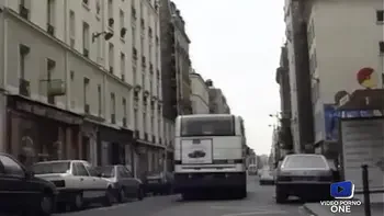 Zara et Deborah, deux lesbiennes sexy et affamées, profitent d'un bain coquin