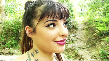 Naomie's restless vacation ... - Jacquie et Michel TV