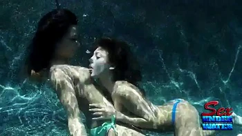 JK, JS lesbian: Licking, Babe  Brunette Porn