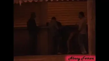 Fazendo Sexo com Vários Desconhecidos no Quiosque da Praia