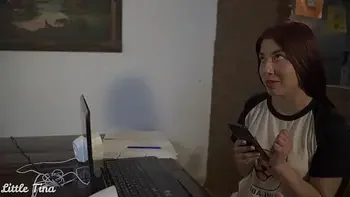 Hombre feo de Tinder resulta tener el pene grande y me eyacula en el ano