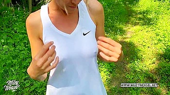 Golden-haired Schlampe An Der Strasse Aufgegabelt Und In Den Arsch Gefickt