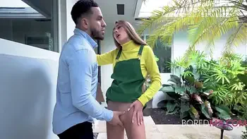 Home Inspector Freeuses 18yo And Her StepMom