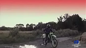 Julia Channel, belle brunette aux gros seins baisée en voiture