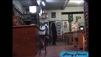 Inacreditável!!! Duas gatas Nuas dentro do Metrô e passageiro mete a mão