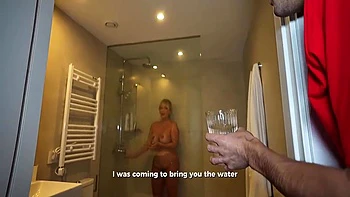 Kourtney Love And Jordi El Nino Polla - Mi Madrastra Esta De Regreso En Casa Y Le Doy Una Gran Follada De Bienvenida