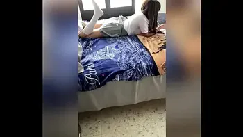 Cómo COGERTE a tu Hermanastra Colegiala y a su AMIGA de la Escuela! Espiando a Dos Lesbianas Haciendo Tarea en el CUARTO! Trío Amateur con mi Hermana y su Amiga de la Escuela! Lesbianas Mexicanas (SEGUNDA PARTE) #2