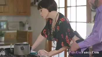 MILF And Stepdaughter Love Freeusing Them