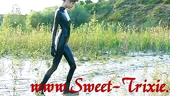 Amateur super hot brunette masturbating 3 mp4