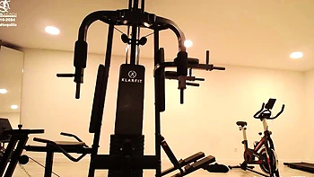 This large amateur cam girl has some very big boobs