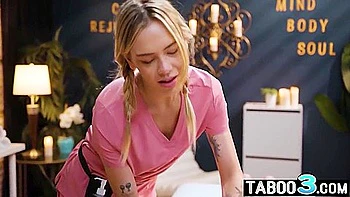 Dylan Moore And Cubbi Thompson - Lesbian Teenager 18+ Massaged Stepmommy Clients Snatch