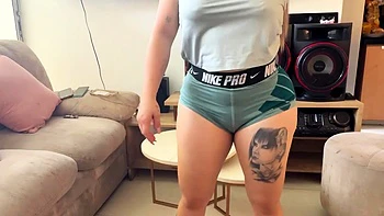 KIRA BLONDE  una cuñada con muchas ganas de leche