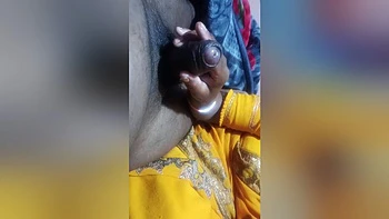 Desi Bhabhi Gave A Handjob And Then Got Her Ass Fucked