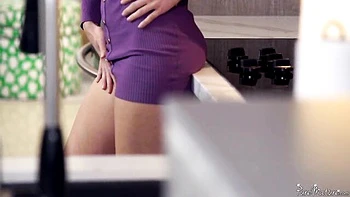 Blonde hottie with good ass Addie Andrews impaled by fat wiener