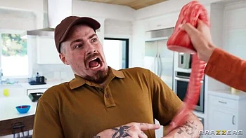 Morning fuck in the bathroom with a big-boobed girlfriend Reyna Belle