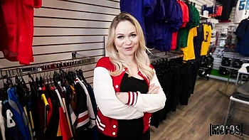 Blonde angel Rylee Blake feels a pretty huge wiener in her wet hole