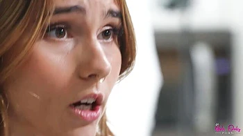 Ophelia Fae gives a nice cunnilingus for a hot brunette Scarlett Alexis