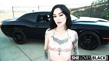 Charming tootsie - bbc video - She Loves Black