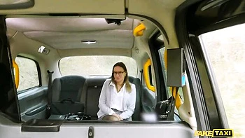 Pulchritudinous Gigi Max at oral clip