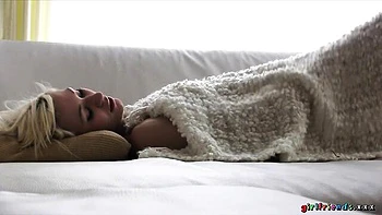 Tracy's fingering dirt