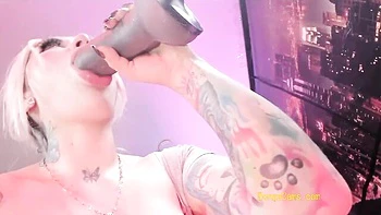 Girlfriend's squirting dirt by Bonga Cams