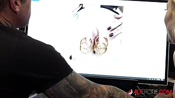 AltErotic featuring Sascha Ink and Delirious Hunter's petite sex