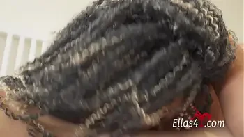 Bela dando gostoso para Igor. Safado comendo a amiga da mãe. Pode isso? Venha ver você mesmo. Ellas4.com