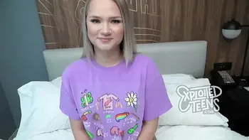 Blonde teen with a juicy fat ass sucks cock