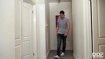 Hot Stepmom's Seduction Skills