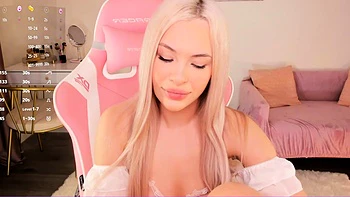Blonde Teen Solo Masturbating On Webcam