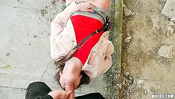 Spicy Teen 18+ Brunette Elle Rose Opens Her Sweat Pussy In The Missionary Pose