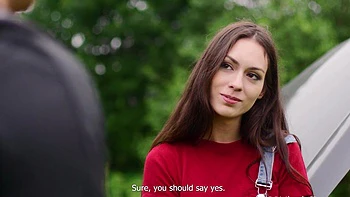 Babes Arwen Gold gets her pussy railed in the car