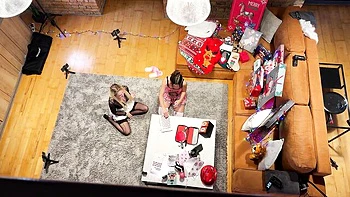 Happy new year party action with enchanting treasure from Leons TV