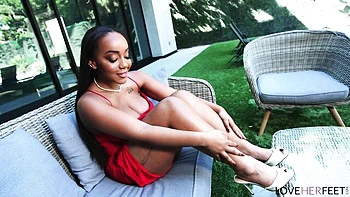 Watch tempting Lily Starfire's xxx