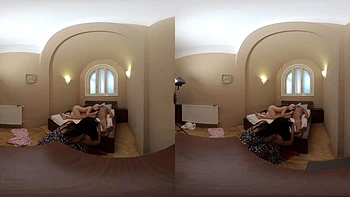 Ellie Shoule's Jungle Anal Princess VR Fuck