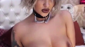 Tattooed Camgirl Masturbates with Toys on Amateur Show