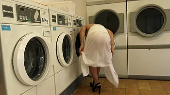 Eva gets lost in sensuality with Lyia... - Jacquie et Michel TV