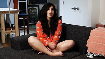 Hot Latina Hustler Shakes Off With Vibrator