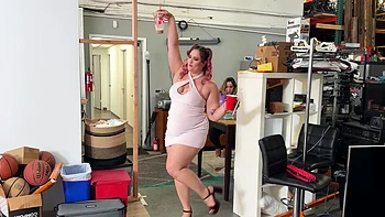 BBW Babe Tests New Sex Machine Behind the Scenes