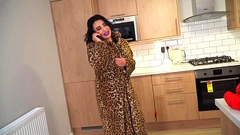 Nicole DuPapillon MILF Wanks Live with Big Tits, Squirting Orgasm in Kitchen