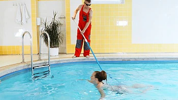 Czech teen Stacy Cruz fucked by the pool with rimjob and blowjob