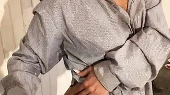 Maliata Solo Masturbates on OnlyFans Cam