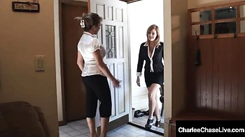 Charlee Chase and Amber Lynn’s hairy pussy threesome