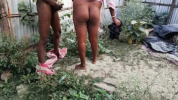 Desi Bhabhi Fucked Hard Outdoors with Big Tits and Ass