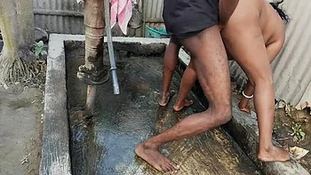 Indian Bhabhi Pees During Big Ass Anal Fuck with Devar