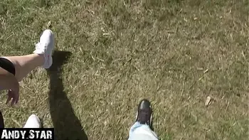 MOLLIGES MÄDCHEN AUS HAMBURG WIRD AUF DEM DEICH GEFICKT OUTDOOR CUMSHOT INS MAUL