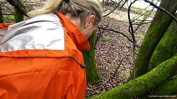Amateur Fucking Wild in the Woods - Luna & Markus