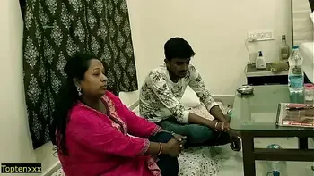 Indian hot milf Kamwali bhabhi getting fucked by young manager! Hindi XXX sex